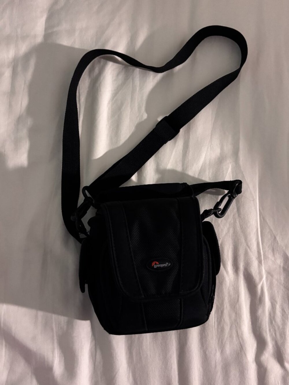 Lowepro Padded Camera Bag Crossbody – 4 Compartments, Adjustable Strap